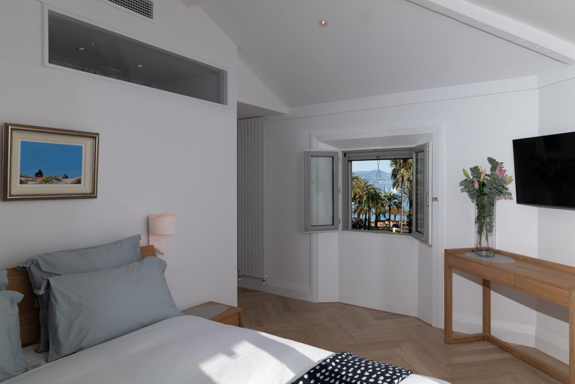 Illette Cap D Villa *